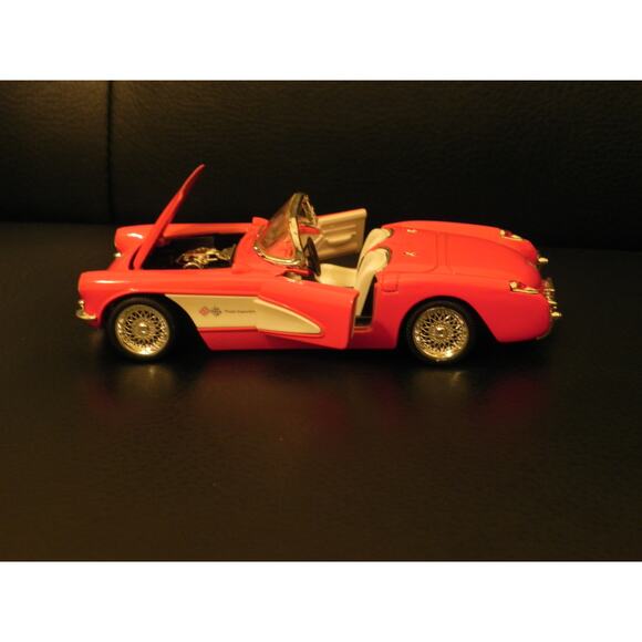 SunnySide 1957 Corvette Roadster Convertible 1:24 Die Cast model car - Picture 6 of 10